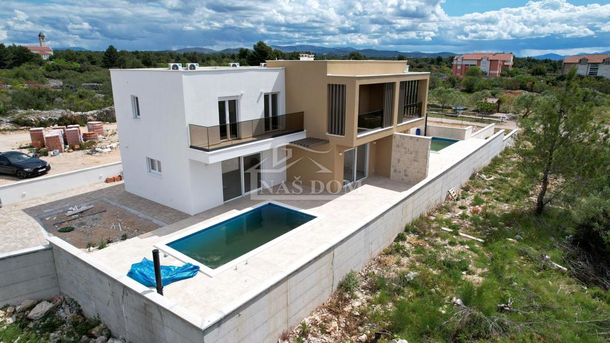 Vodice, Srima - Doppia casa S1 con piscina, 270m dalla spiaggia