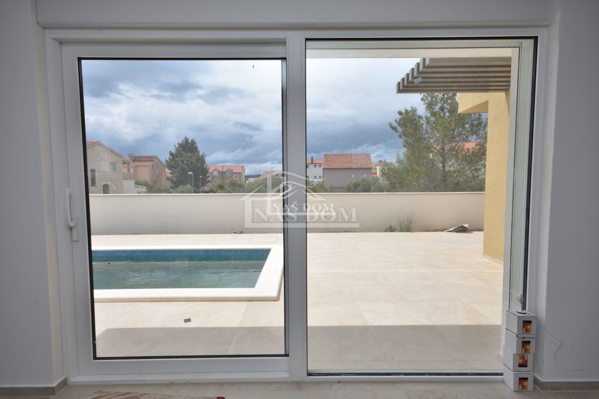 Vodice, Srima - Doppia casa S2 con piscina, a 270m dalla spiaggia