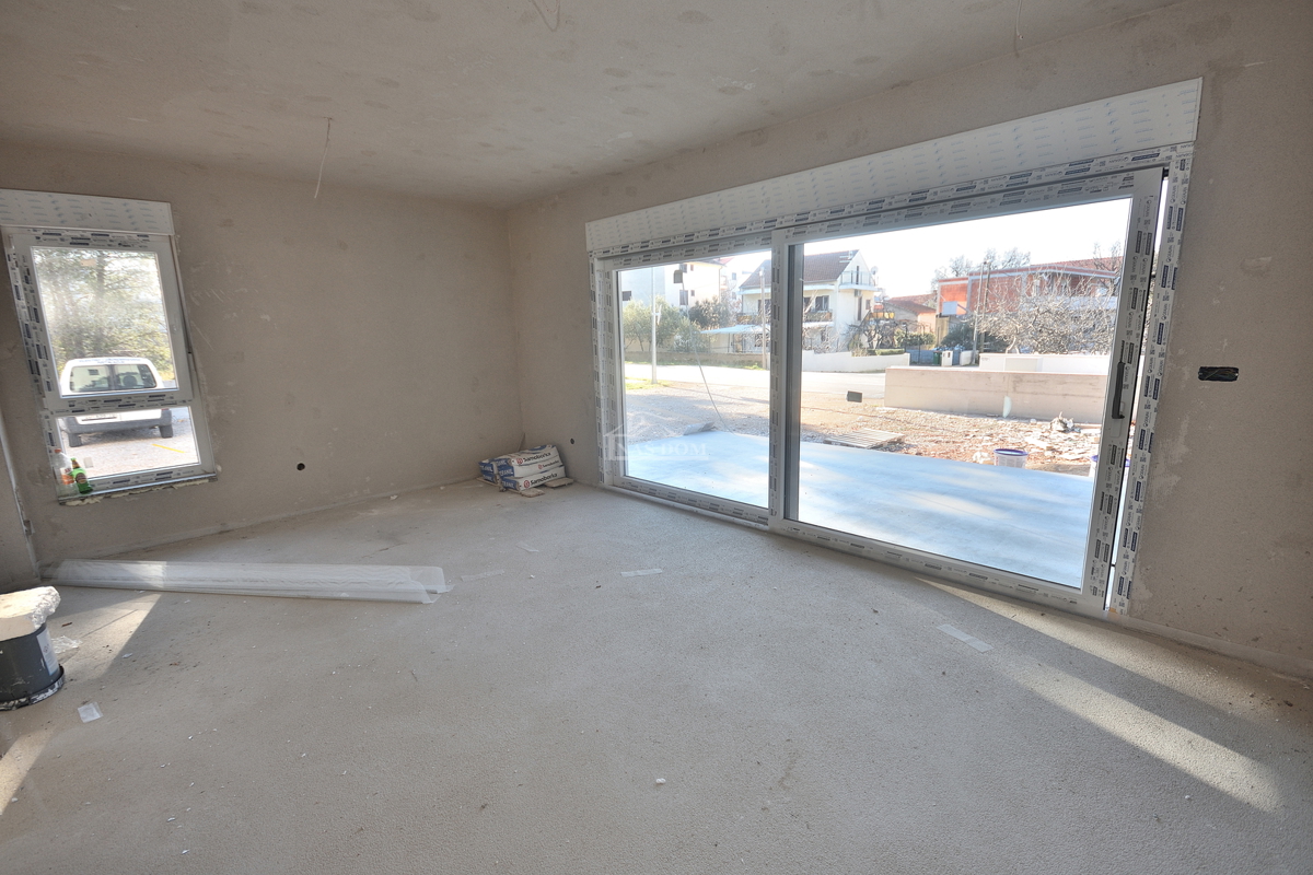 Vodice, SRIMA - Appartamento A-S1 con giardino, a 300 m dalla spiaggia