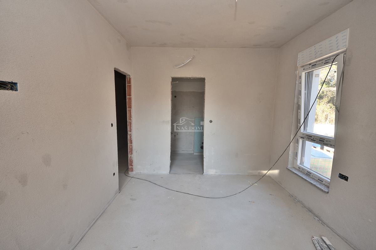 Vodice, SRIMA - Appartamento A-S1 con giardino, a 300 m dalla spiaggia