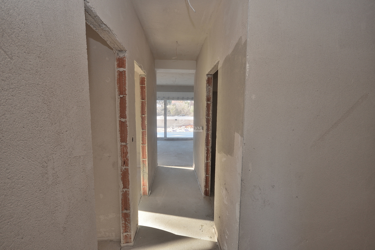 Vodice, SRIMA - Appartamento A-S1 con giardino, a 300 m dalla spiaggia