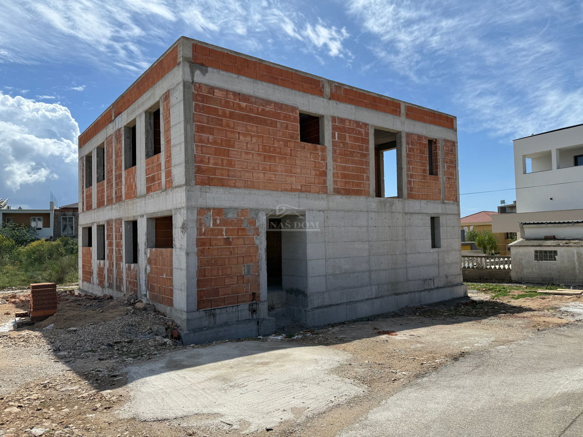 VODICE-*NOVOGRADNJA* S1 Dvojna kuća 550m od plaže