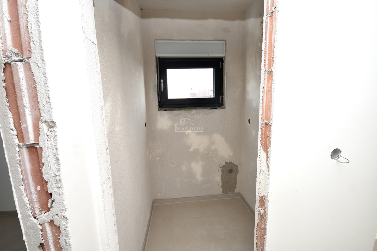 VODICE-*NOVOGRADNJA* S1 Dvojna kuća 550m od plaže