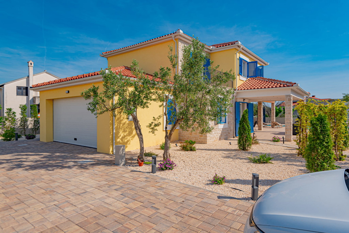 Bellissima villa in pietra a Zaton, vicino a Sebenico