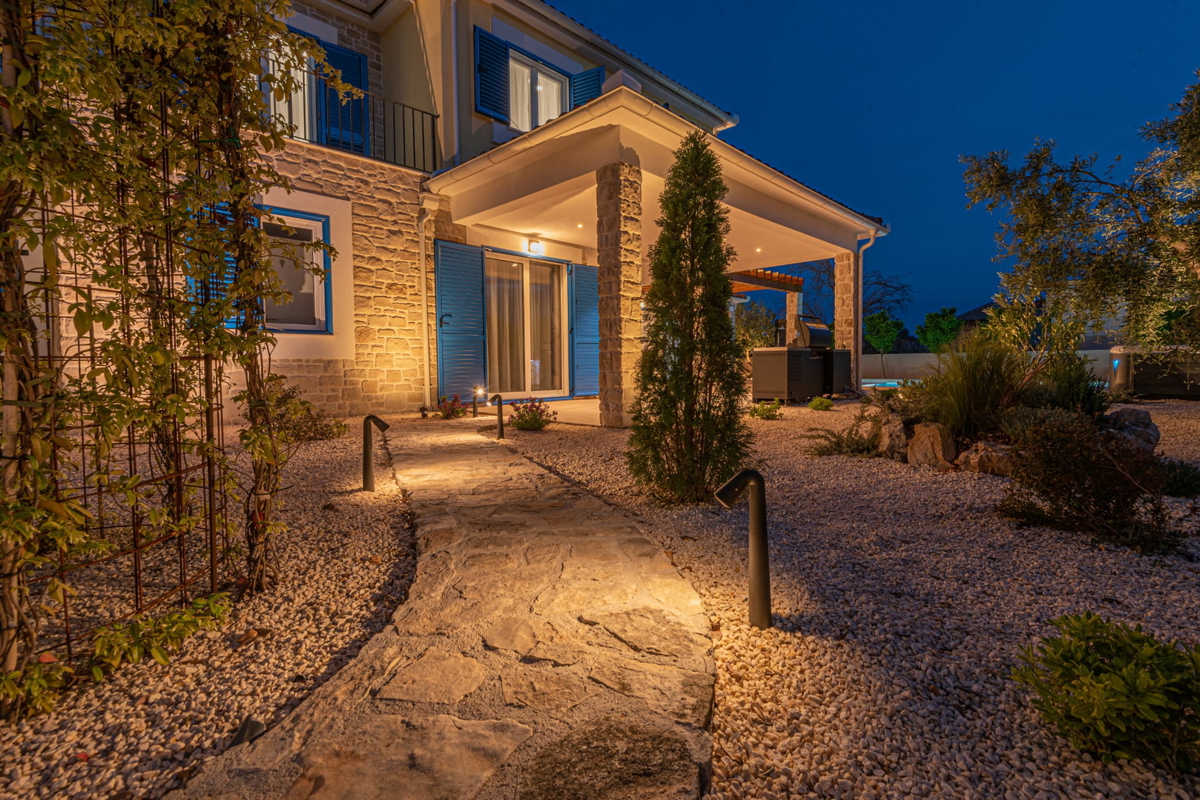 Bellissima villa in pietra a Zaton, vicino a Sebenico