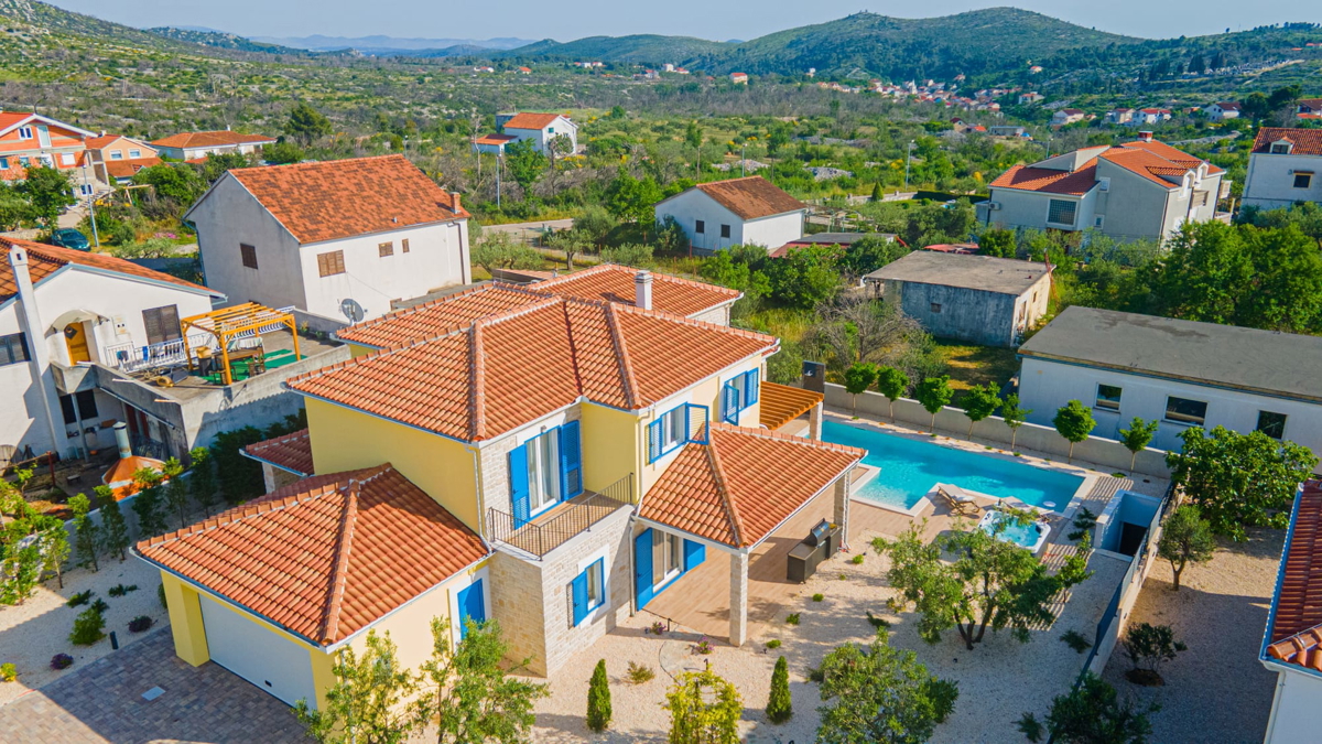 Bellissima villa in pietra a Zaton, vicino a Sebenico