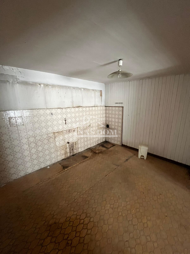 Vodice, Centro - casa da ristrutturare a 400 m dalla spiaggia