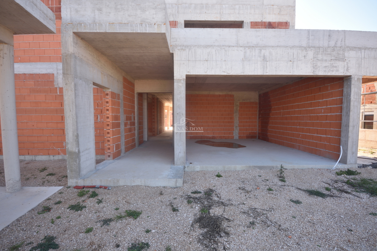 Vodice – Impresiva villa moderna con piscina, oasi spa e vista mozzafiato