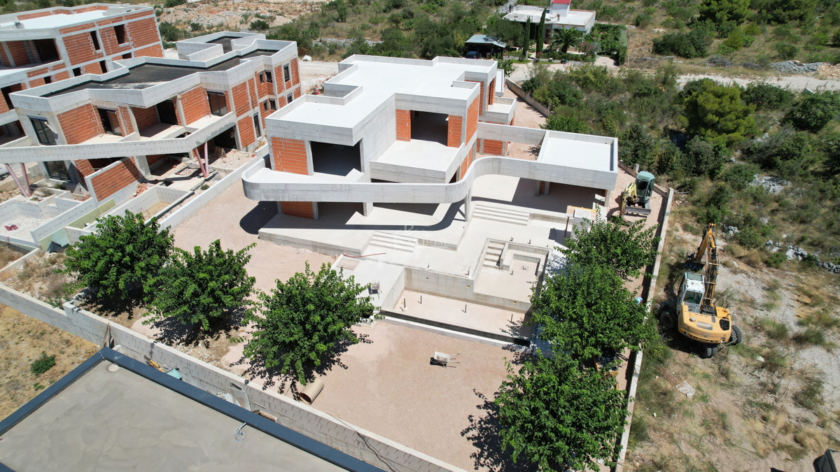 Vodice – Impresiva villa moderna con piscina, oasi spa e vista mozzafiato