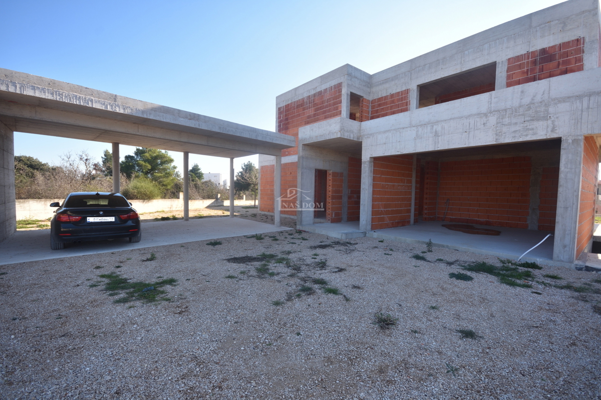 Vodice – Impresiva villa moderna con piscina, oasi spa e vista mozzafiato