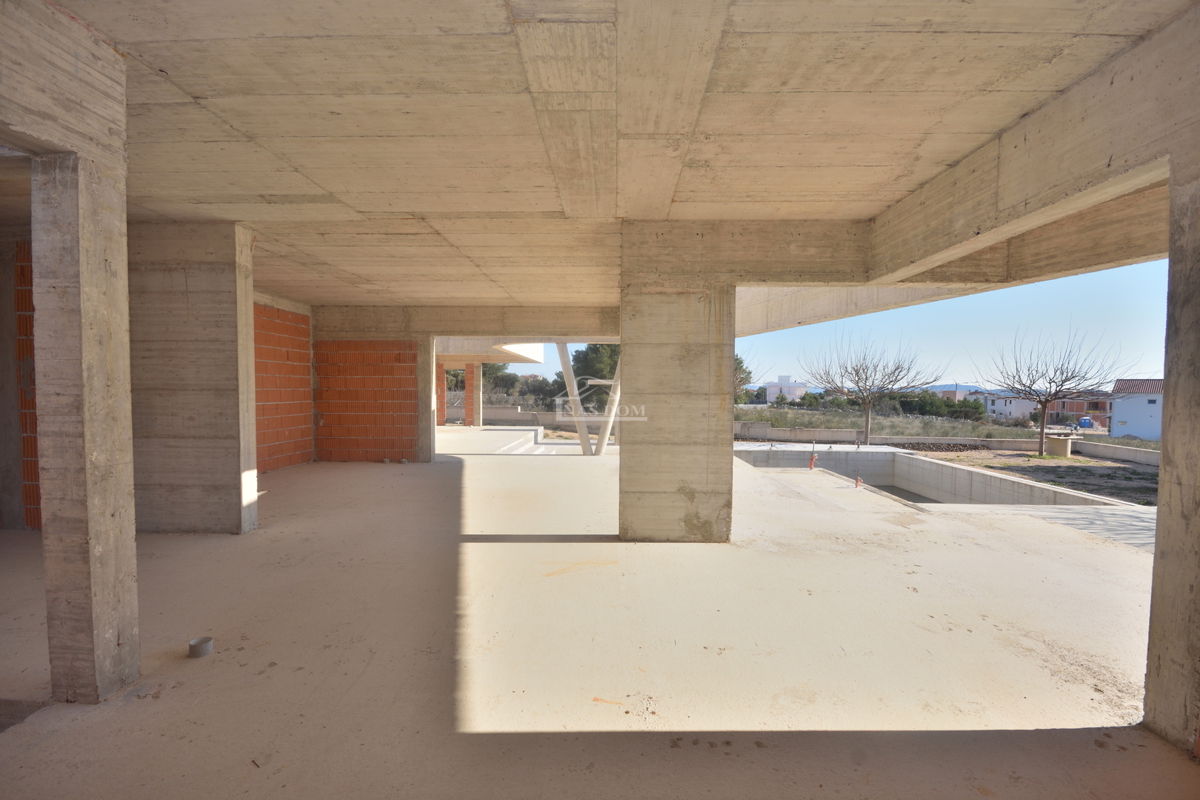 Vodice – Impresiva villa moderna con piscina, oasi spa e vista mozzafiato