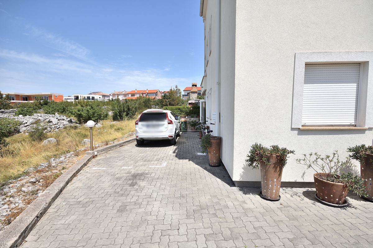 Vodice. Appartamento con due camere da letto al piano rialzato