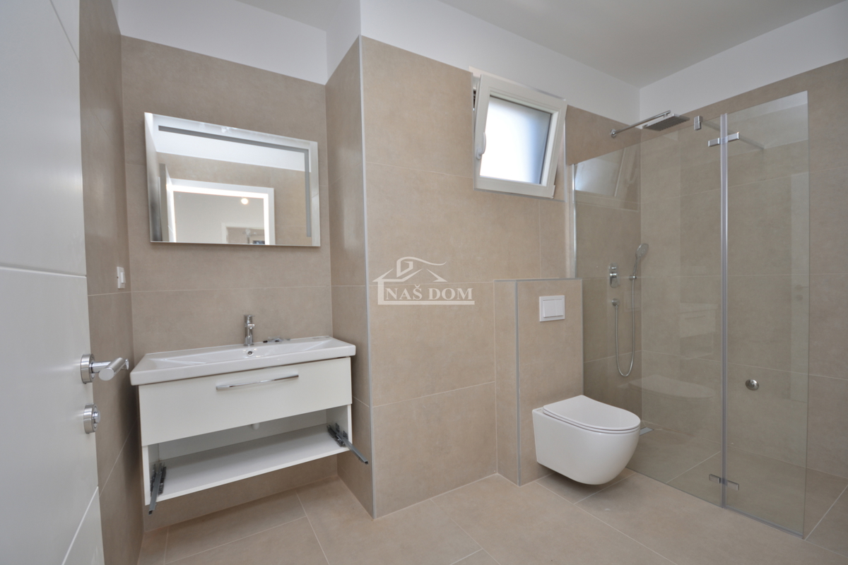 Vodice - Casa di lusso con 3 unità abitative, a soli 150 m dalla spiaggia