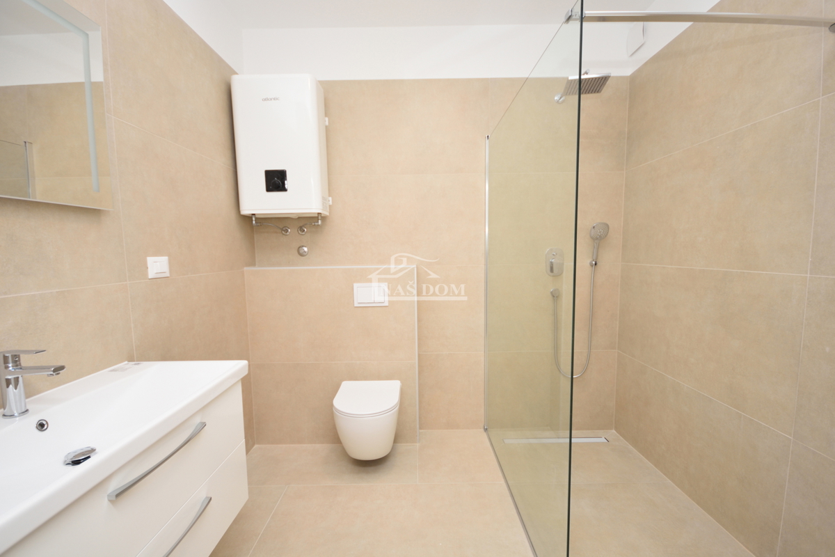 Vodice - Casa di lusso con 3 unità abitative, a soli 150 m dalla spiaggia