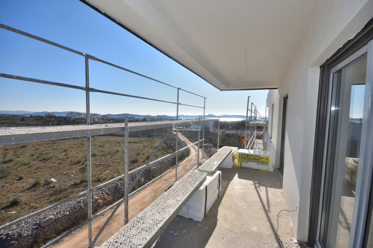 Vodice - Appartamento confortevole S9 con tre camere da letto, splendida vista sul mare - NUOVO