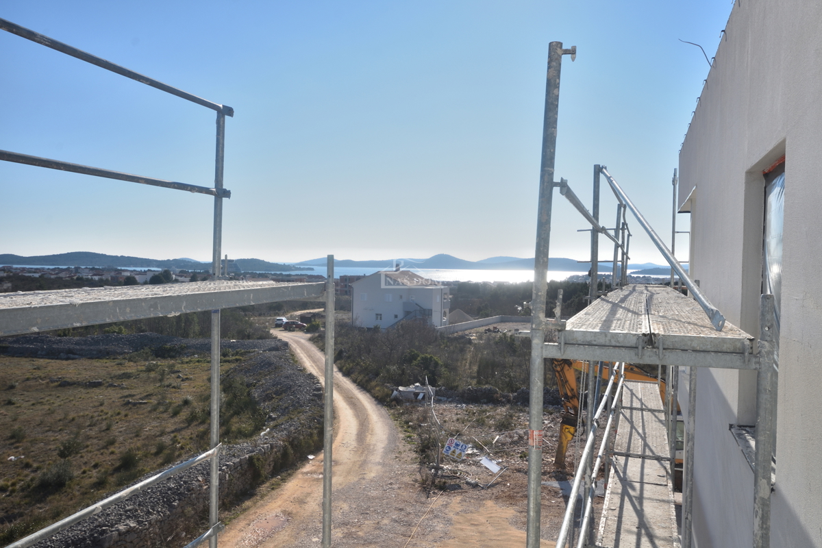 Vodice - Appartamento confortevole S9 con tre camere da letto, splendida vista sul mare - NUOVO
