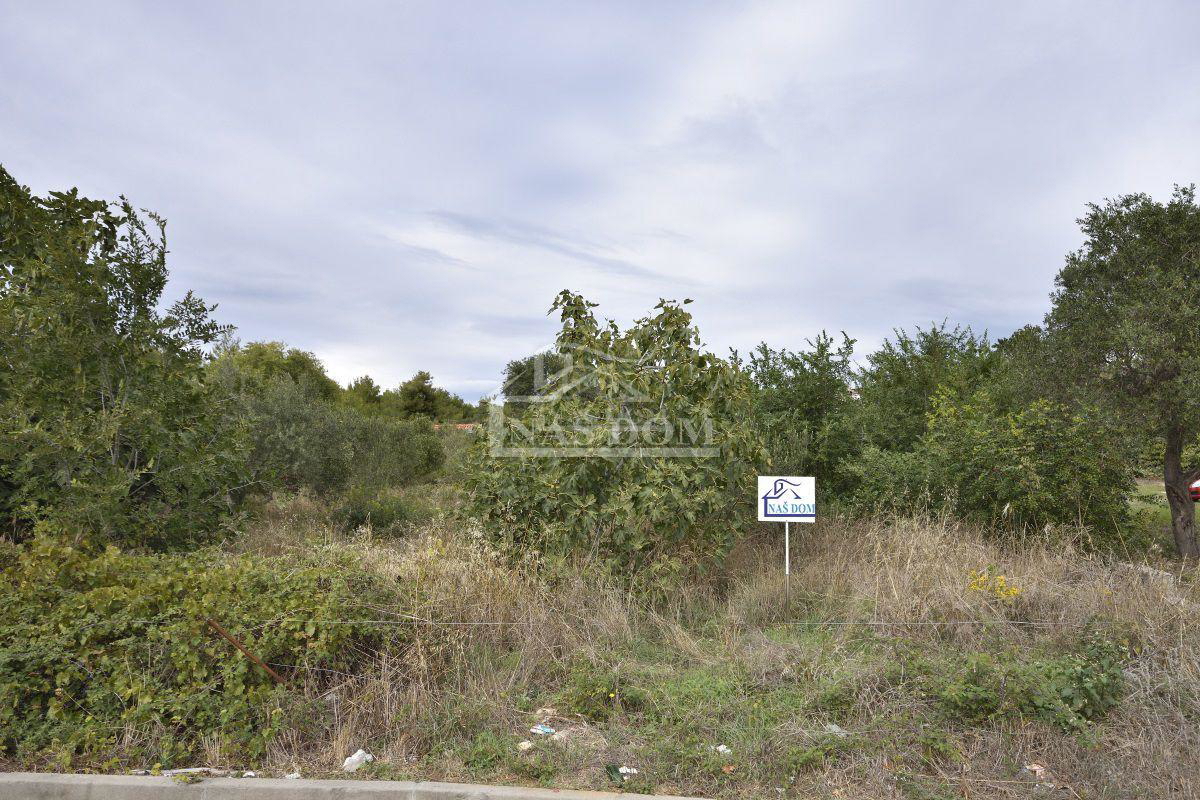 Vodice - Terreno edificabile di 1387 m2 con vista mare