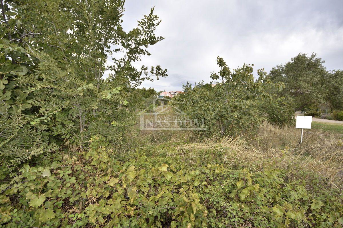 Vodice - Terreno edificabile di 1387 m2 con vista mare