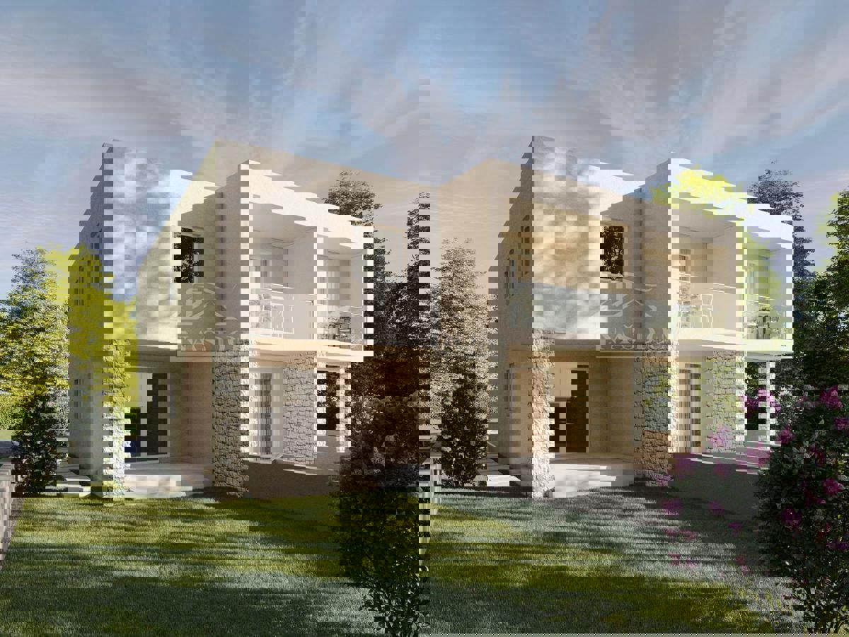 Vodice - *NOVOGRADNJA* appartamento bilivello con giardino, a 300 m dalla spiaggia