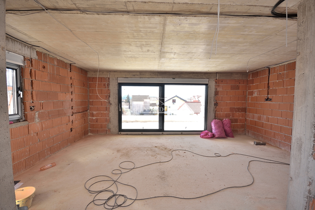 Vodice - PENTHOUSE S3 appartamento, 200 m dalla spiaggia