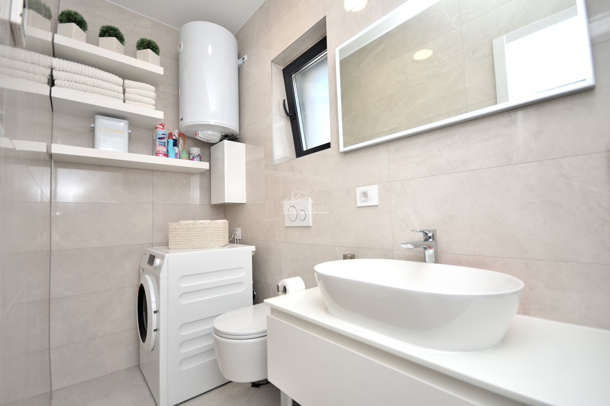 Vodice - appartamento con due camere da letto a 300 m dalla spiaggia