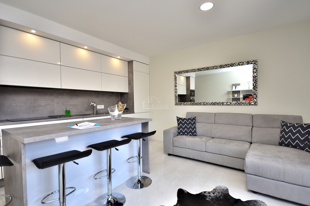 Vodice - appartamento con due camere da letto a 300 m dalla spiaggia