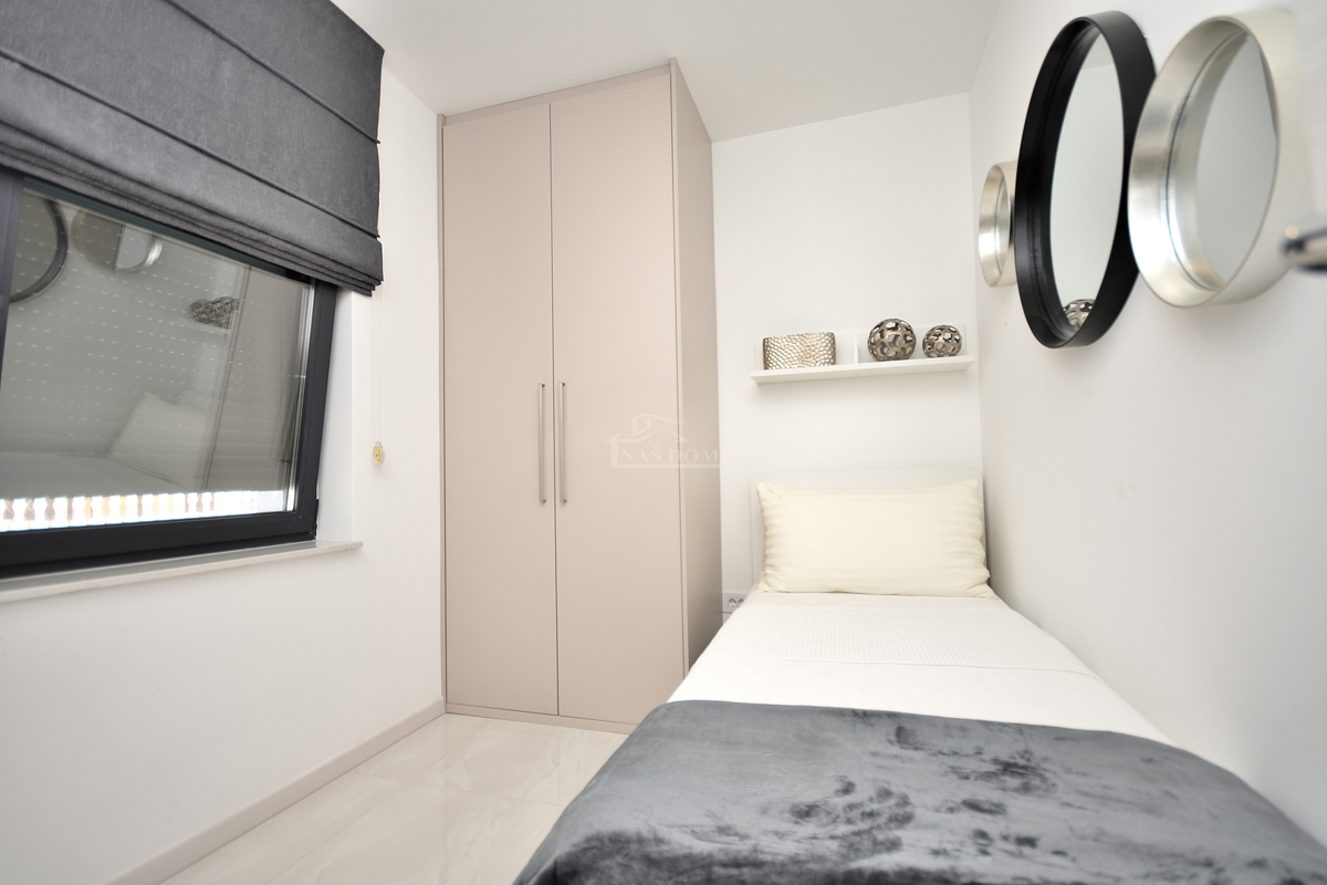 Vodice - appartamento con due camere da letto a 300 m dalla spiaggia