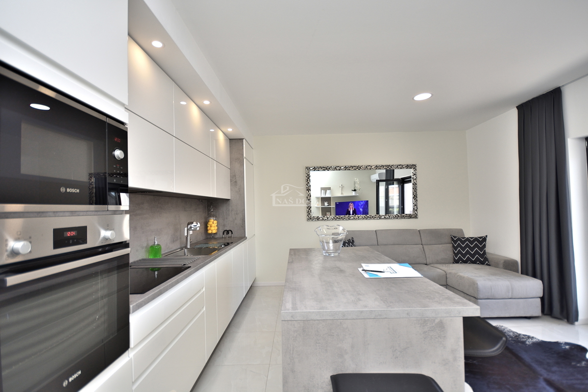 Vodice - appartamento con due camere da letto a 300 m dalla spiaggia