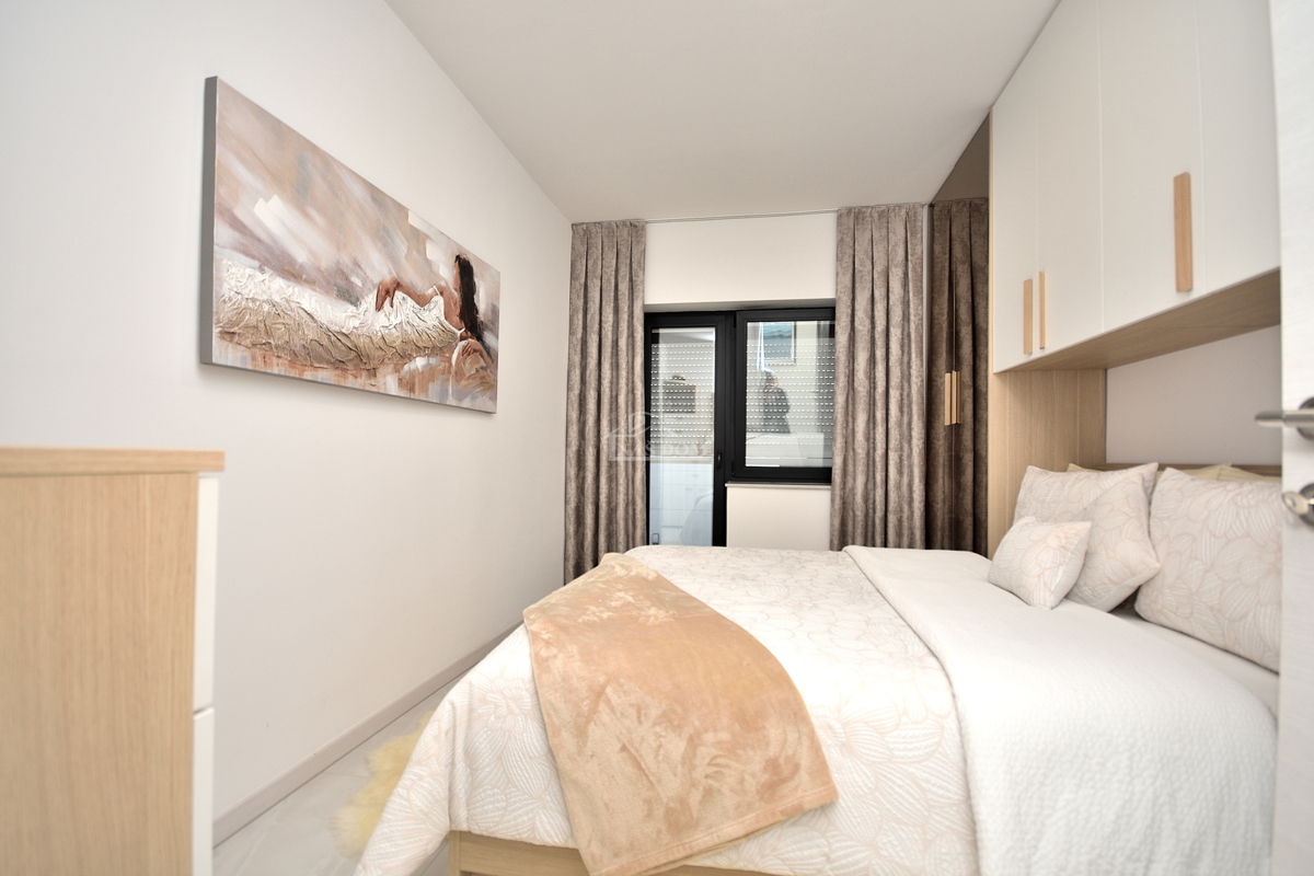 Vodice - appartamento con due camere da letto a 300 m dalla spiaggia