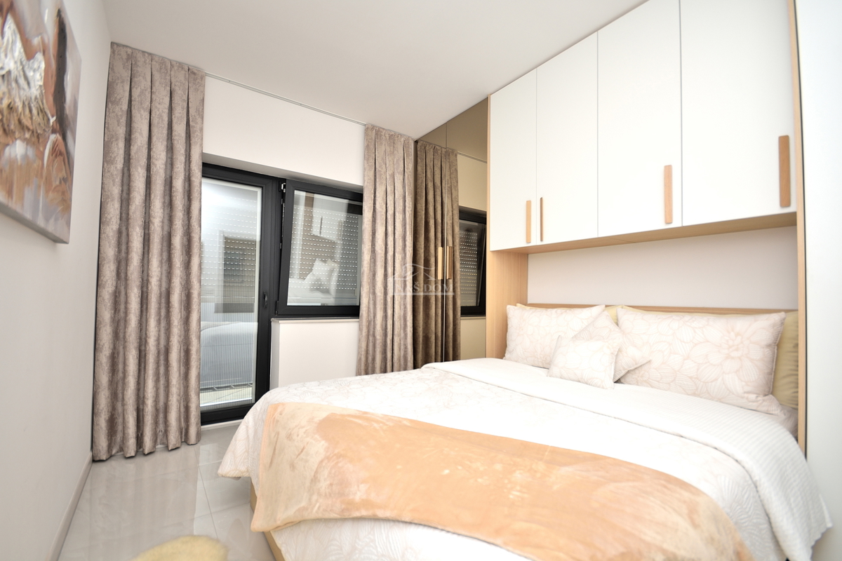 Vodice - appartamento con due camere da letto a 300 m dalla spiaggia