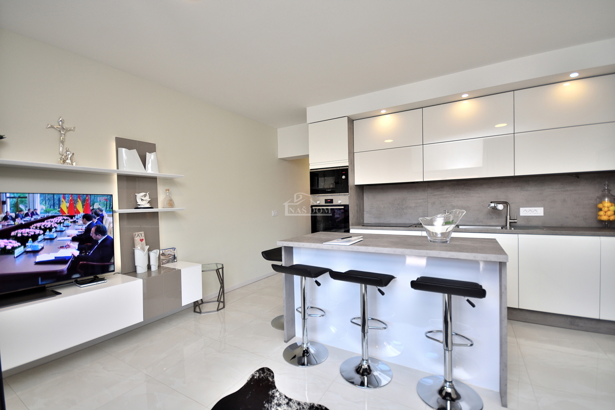 Vodice - appartamento con due camere da letto a 300 m dalla spiaggia