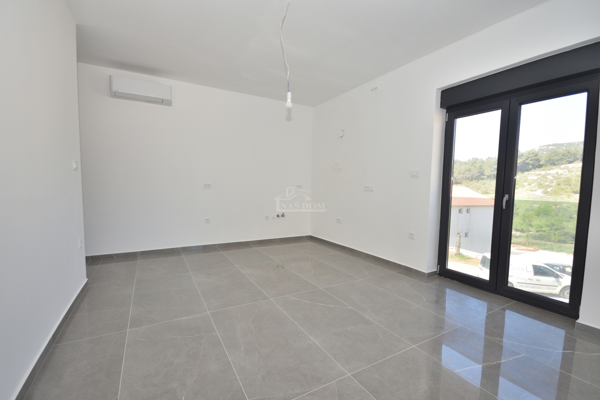 Tribunj, Sovlje - Appartamento S4 al primo piano