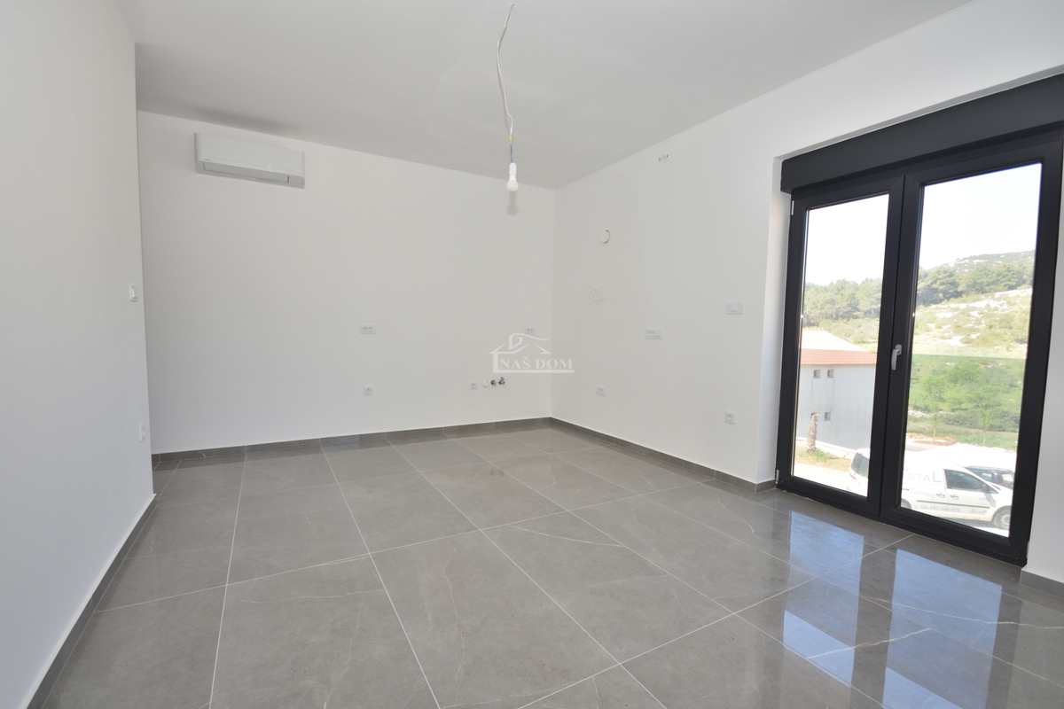 Tribunj, Sovlje - Appartamento S4 al primo piano