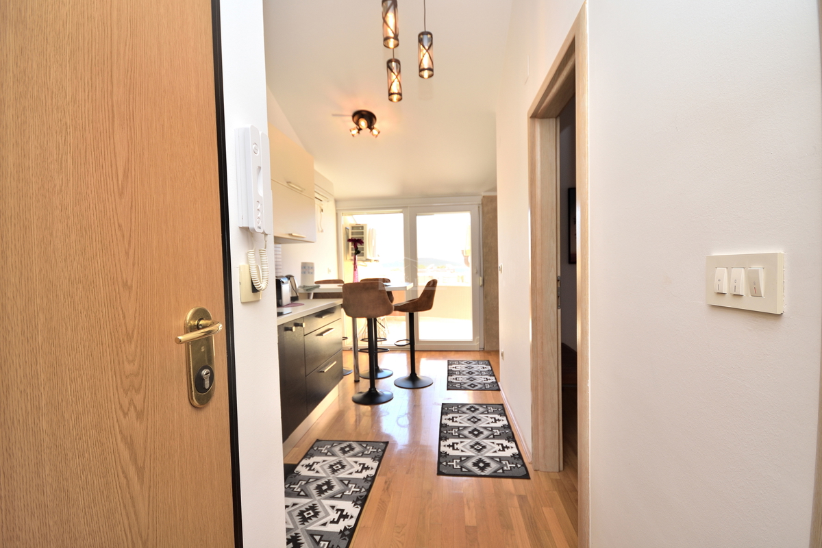 Vodice - Appartamento con due camere da letto, a 200 m dalla spiaggia