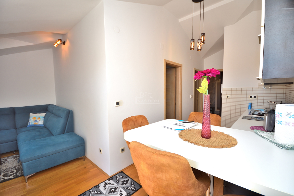 Vodice - Appartamento con due camere da letto, a 200 m dalla spiaggia