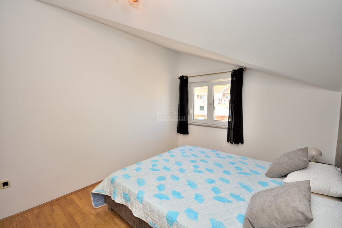 Vodice - Appartamento con due camere da letto, a 200 m dalla spiaggia