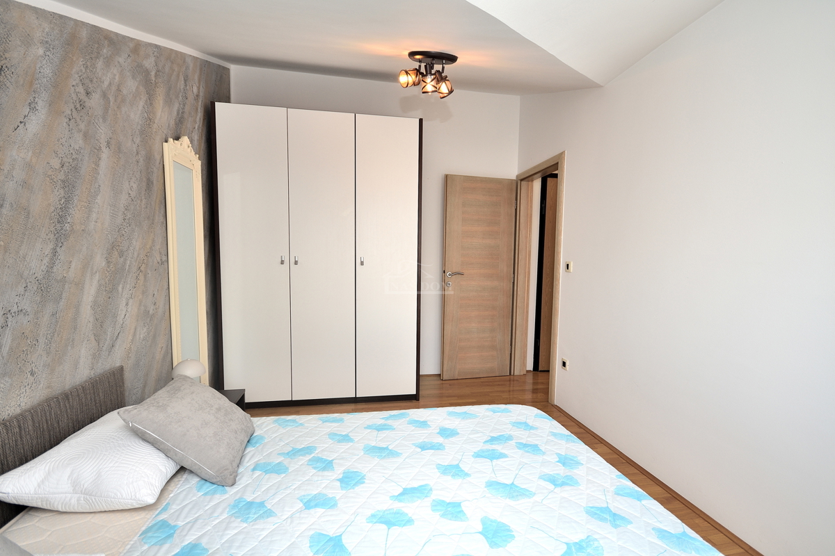 Vodice - Appartamento con due camere da letto, a 200 m dalla spiaggia