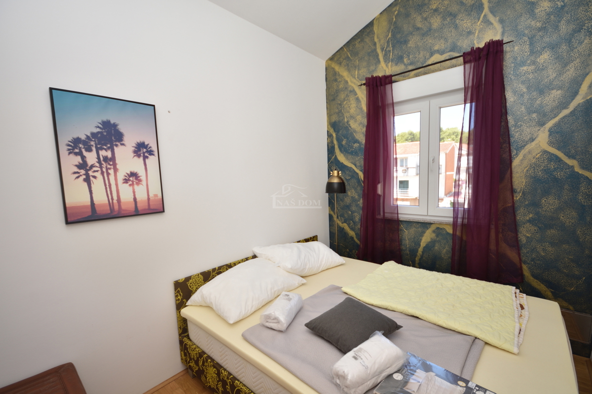 Vodice - Appartamento con due camere da letto, a 200 m dalla spiaggia