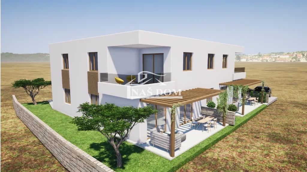 Vodice - occasione, appartamento su due livelli con giardino