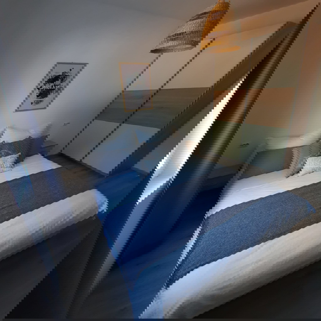 Vodice - Casa a schiera con 3 unità abitative, posizione tranquilla