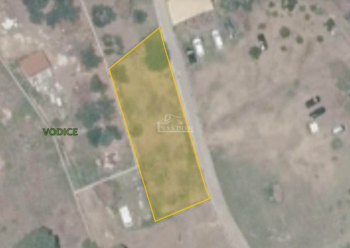 Vodice - terreno a 50 m dalla spiaggia, zona R2