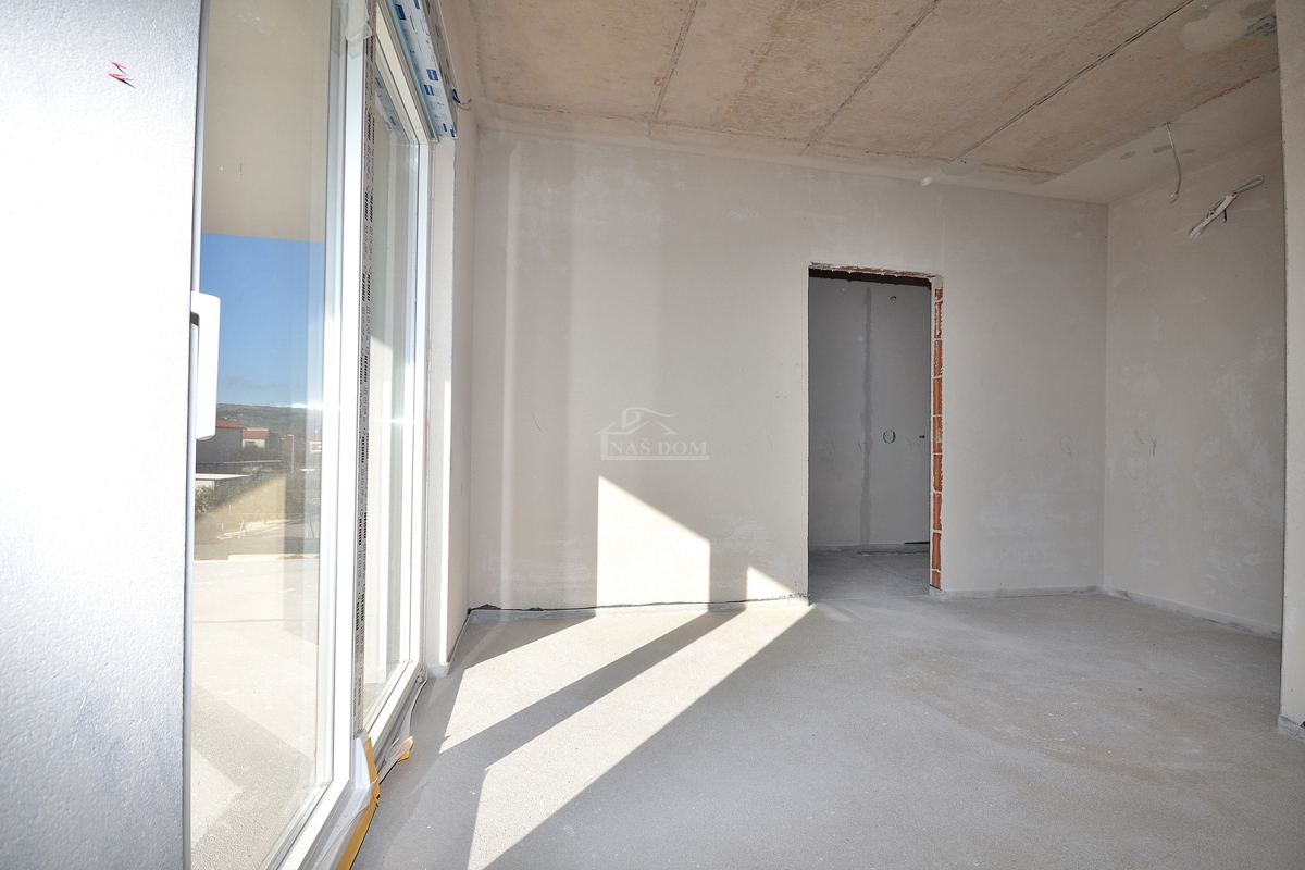 Vodice - **NUOVA COSTRUZIONE** Casa S1 con piscina e garage, a 650 m dal centro