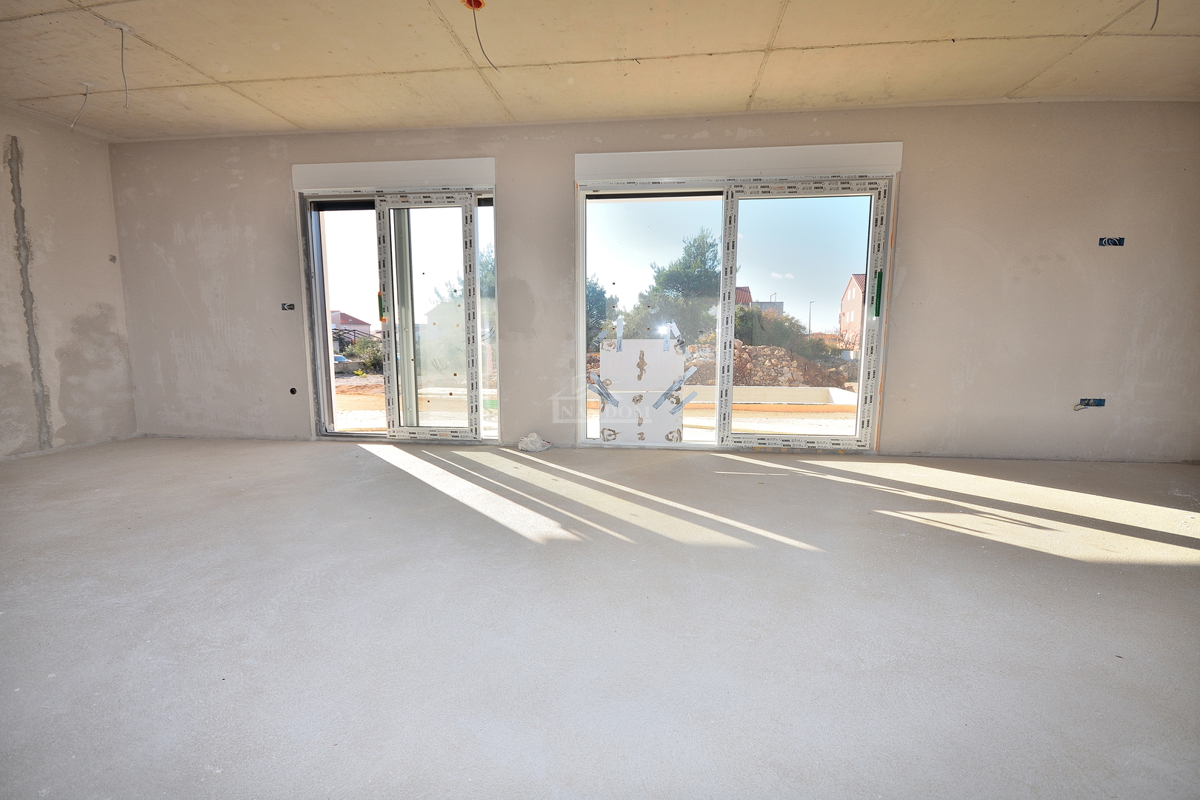 Vodice - **NUOVA COSTRUZIONE** Casa S1 con piscina e garage, a 650 m dal centro