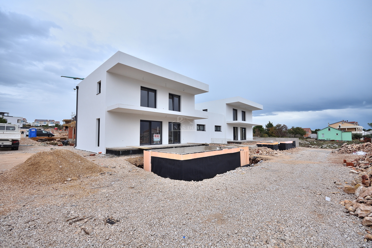 Vodice - **NUOVA COSTRUZIONE** Casa S1 con piscina e garage, a 650 m dal centro