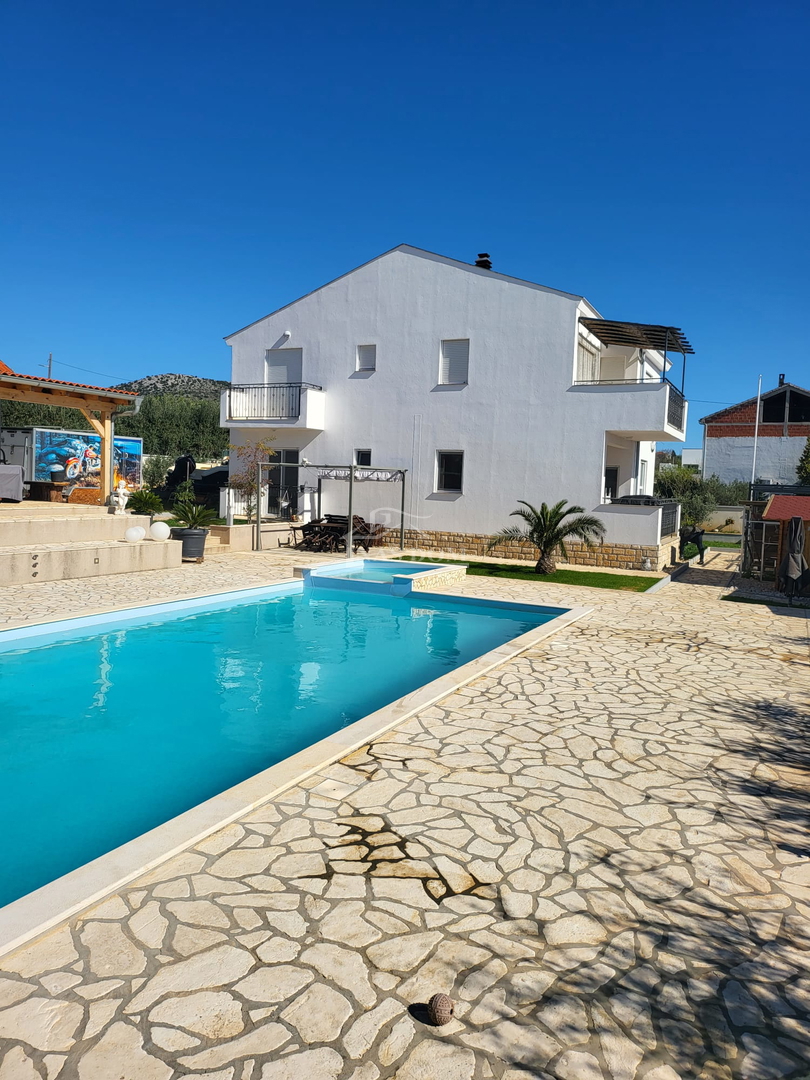 BIOGRAD, Donja Jagodna - villa con piscina, vista sulla natura