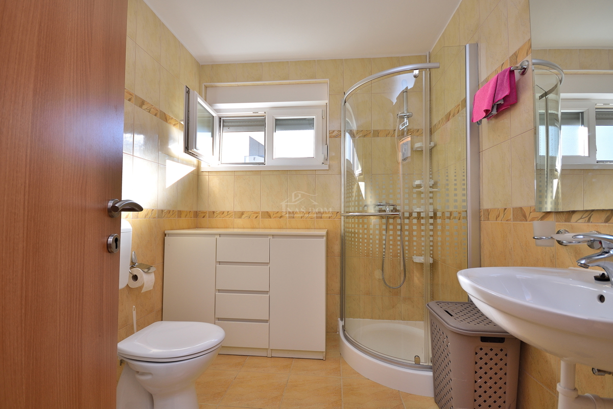 Zadar, Diklo - arredato appartamento al piano terra