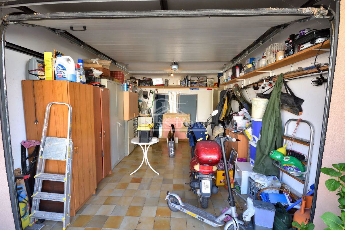 Tribunj - Casa con 7 appartamenti in super posizione