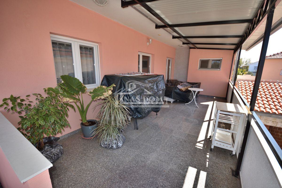 Tribunj - Casa con 7 appartamenti in super posizione