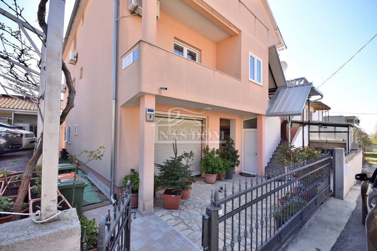 Tribunj - Casa con 7 appartamenti in super posizione