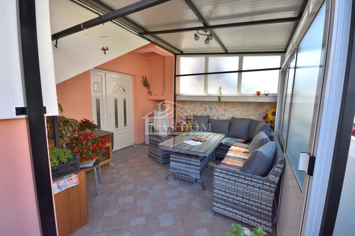 Tribunj - Casa con 7 appartamenti in super posizione